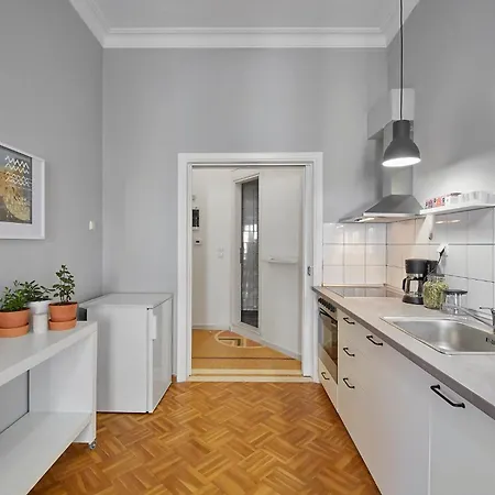 Apartment Bright Bright A With Balcony
