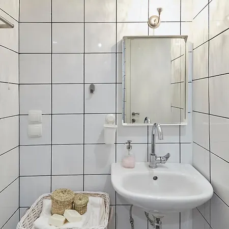 Apartment Bright Bright A With Balcony